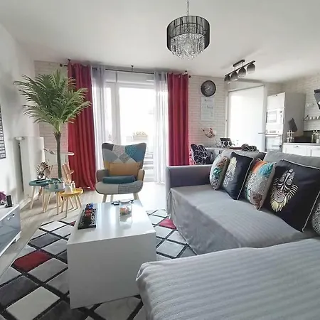 Appartement 4 Pieces - La Rose Des Yvelines - Classe 3 Etoiles Trappes Exterior photo