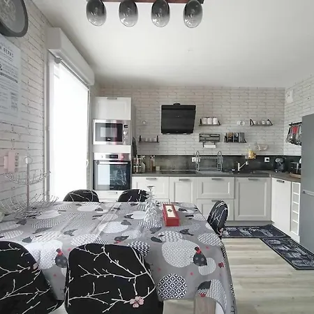 Appartement 4 Pieces - La Rose Des Yvelines - Classe 3 Etoiles Trappes Exterior photo